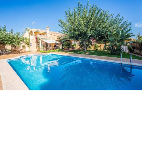 Villa junto al mar con piscina