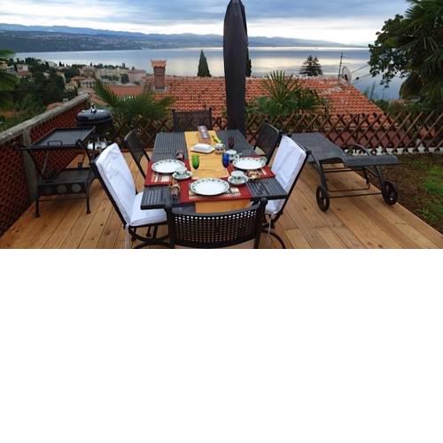 VILLA KAKI nur 5 Minuten by Treppe zum Strand mit fantastischer Aussicht und frei parken