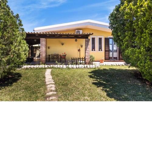 Villa Kalos near the sandy beach, parking & wifi