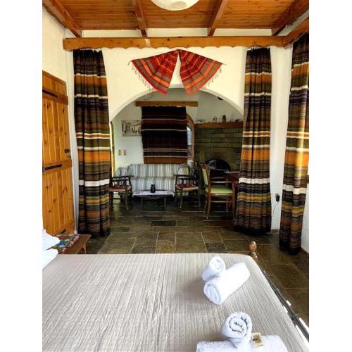 Villa Kamari-Cretan style apartment
