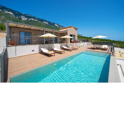 Villa Katoikia Tria by Villa Plus