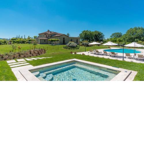Villa Le Chiarne 22, Emma Villas
