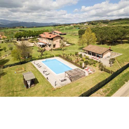 Villa le Greti 16 by VacaVilla