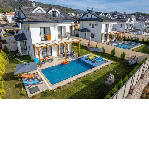 Villa Leona - 5 Bedroom Holiday Villa in Fethiye