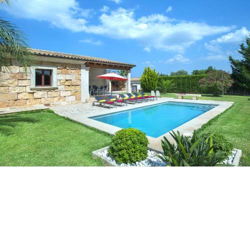 Villa Les Pells by Villa Plus