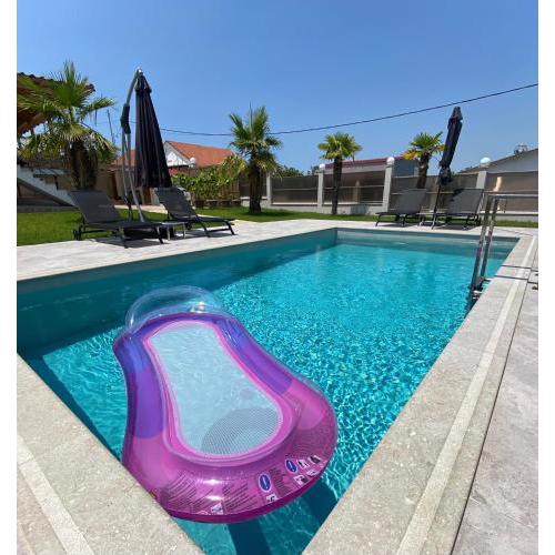 Villa Liana , private Villa with pool and garden