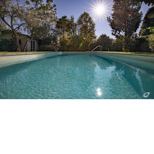 Villa Liberty 1927 heated pool, 2 miles Lucca