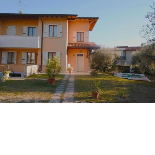Villa Lidia - tra il verde e l’azzurro.