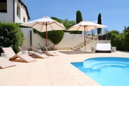 Villa Linnazello - elegant pool villa with sea view near Rome/Tuscany