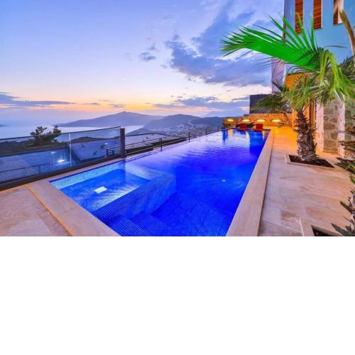 Villa Loft Kalkan with Jacuzzi-Sauna and Heating Swimming pool