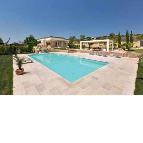 Villa Loran by BarbarHouse