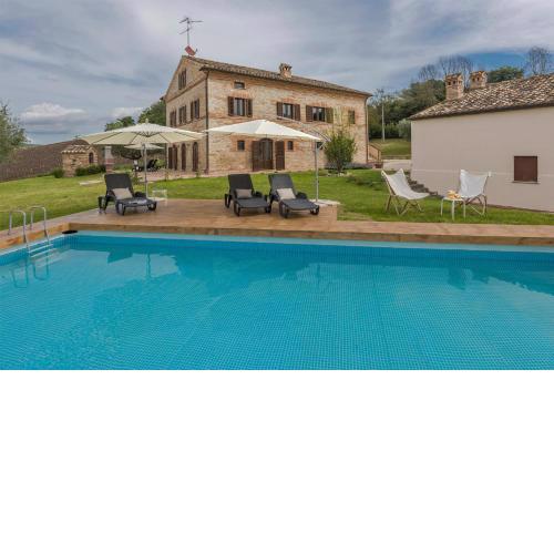 Villa Loreta by PosarelliVillas