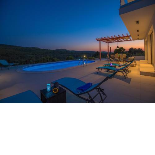 Villa LucaToni - luxury villa connected with nature