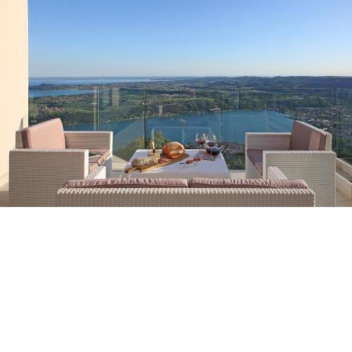 Villa Luna Stunning Modern Villa Shared Infinity Pool, Big garden, Fantastic lake view,AC,