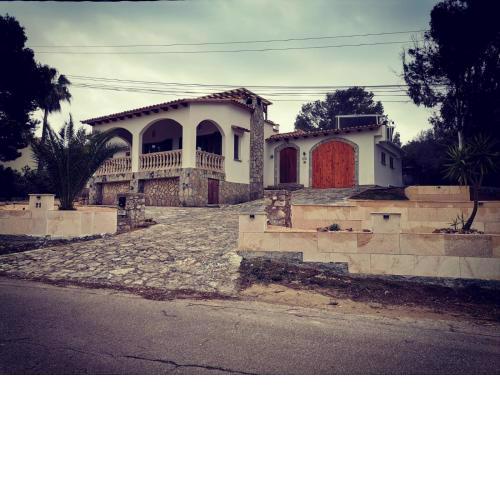 Villa LUNA