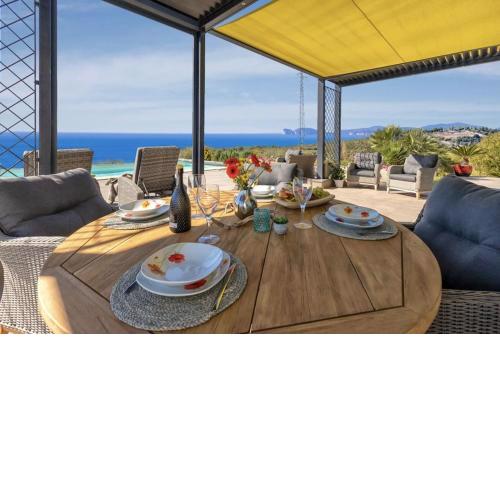 Villa Luxury Sunshine Alghero con piscina vista mare