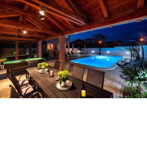 Villa Luxury Villa with pool