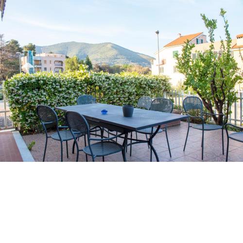 VILLA Magnifica - Relax con doppio giardino e A.C.