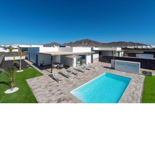 Villa Malvasia by Villa Plus