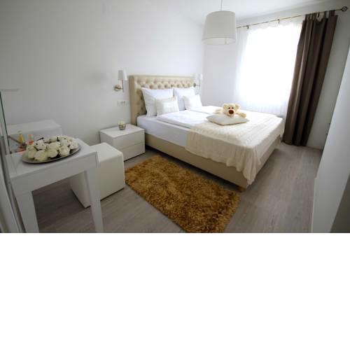 Villa Mantinela Apartments