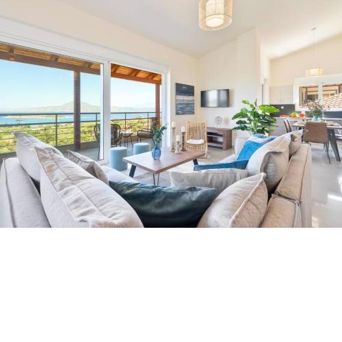 Villa Marathi with stunning ocean view