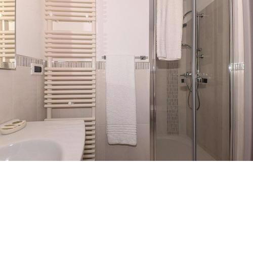Villa Marga, private garden, patio, (shared) pool, 3 large bedrooms