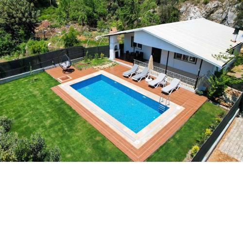 Villa Marimar1 İnlice