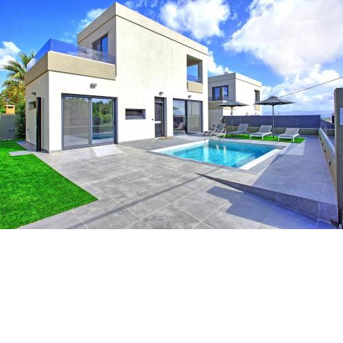 Villa Maripol by MediterraneanVillas