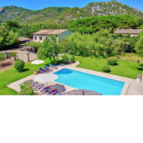 Villa Mas by Villa Plus