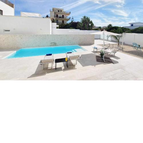 Villa Mediterranea Apartments - Seaview, Pool & Garden