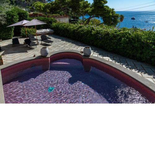 Villa Michelle with panoramic pool in Capri Town