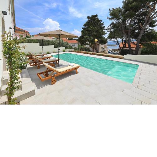 Villa Mira