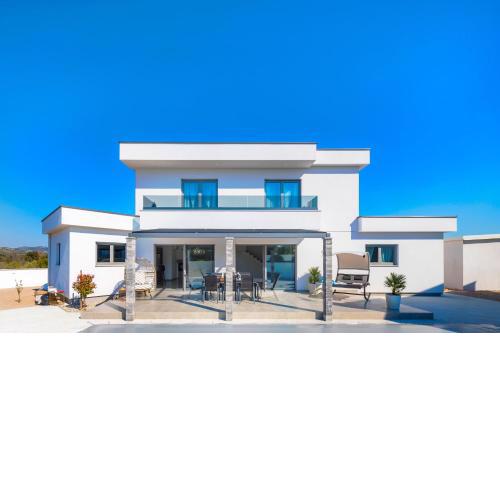 VILLA MIRAKUL