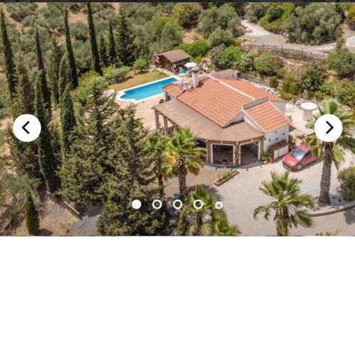 Villa mit Pool um deine Sinne zu entspannen