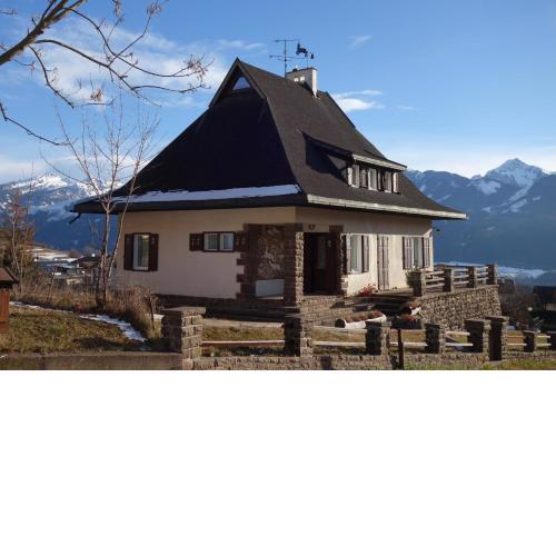 Villa Molteni, Ville di Fiemme, Varena