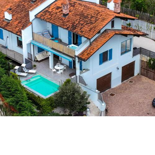 Villa Monforte Barolo with private pool - LANGHE EXPERIENCE