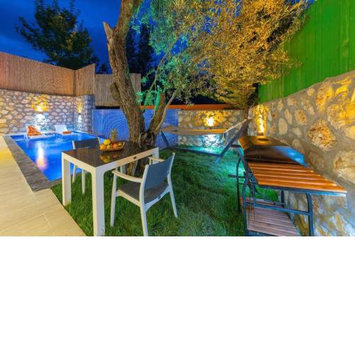 Villa Montana jakuzili balayı tatil villası