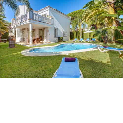 Villa Moongate