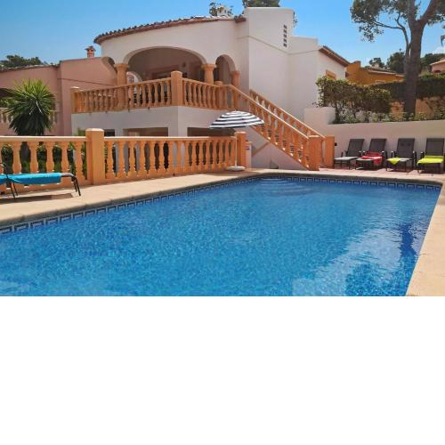 Villa Naranja Blanca by Villa Plus