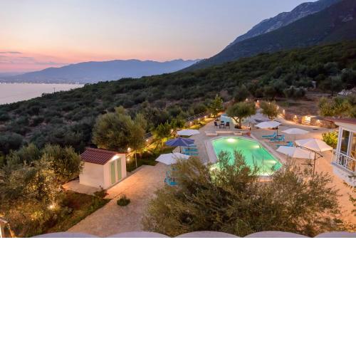 Villa Needa's - Emotions House Crystal Pool