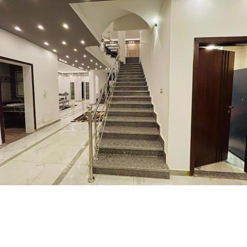 Villa New giza for Rent in Elshikh Zayed