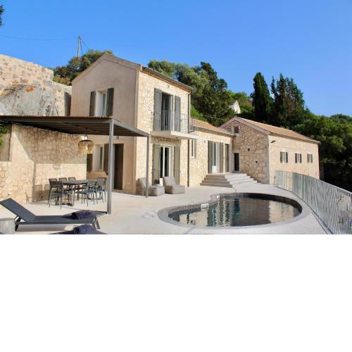 Villa Nónna, 18th century house renovated in 2023