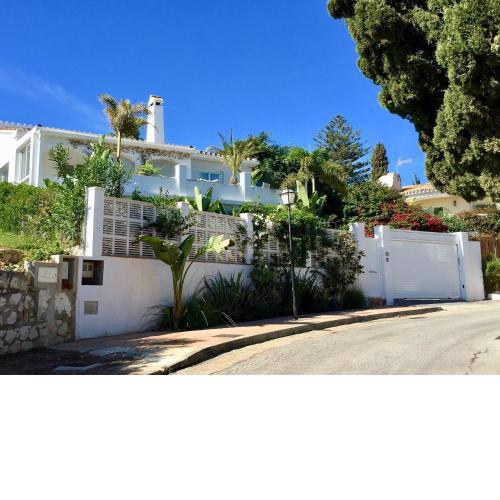 VILLA OASIS SEA VIEW 3 bed PRIVATE HEATED POOL - La Cala de Mijas by Solrentspain