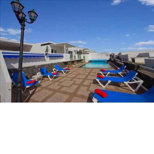 Villa Okie - Lovely 3 bedroom villa - Perfect for families - Great pool area and sea views
