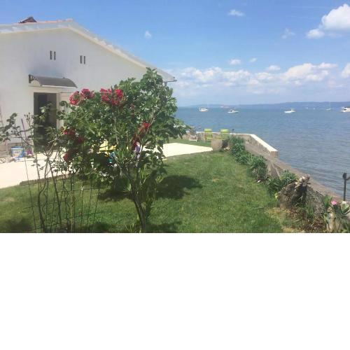 Villa Olga - Uniqe house on the beach for 8 people