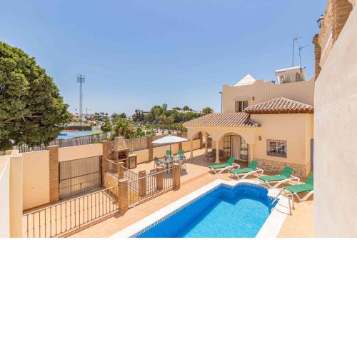 Villa Oliva Nerja - Private Pool - heated by Solar Panels