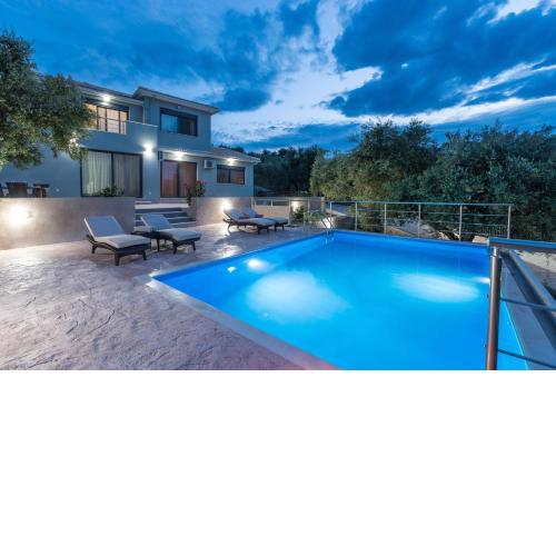 Villa Paliovigla by Villa Plus