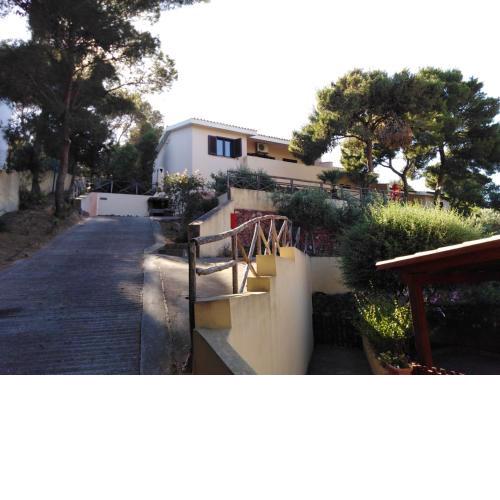 Villa panoramica immersa nel verde