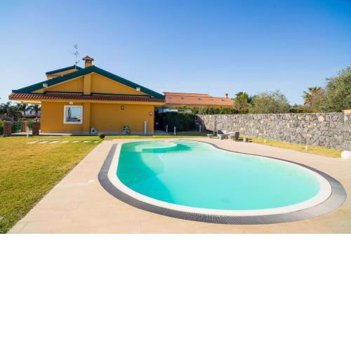VILLA PARADISO ACIREALE "con piscina in esclusiva"