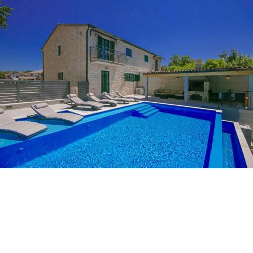 Villa Paula for max 8 persons in the countryside near Poreč with pool